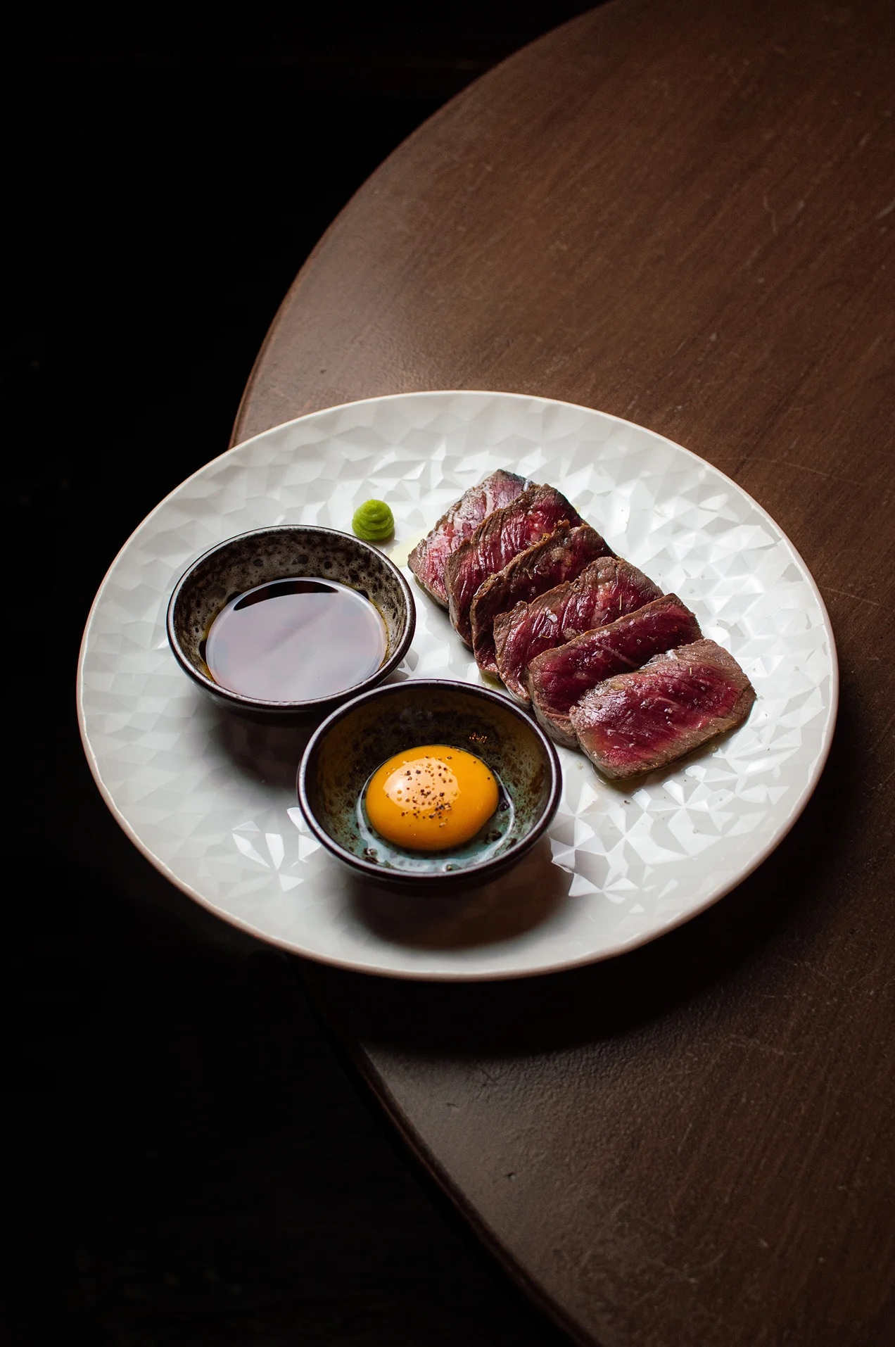 Rumpsteak de vedella amb rovell d’ou i salsa ponzu