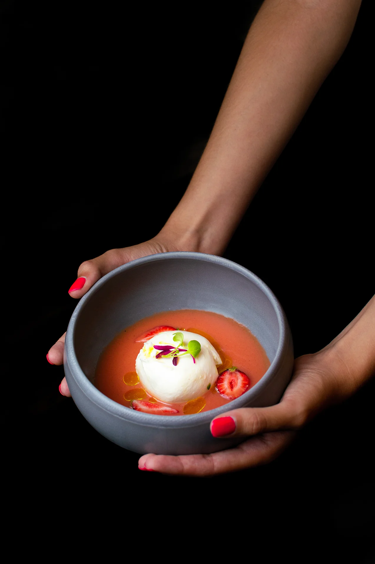 Salmorejo de maduixa amb burrata de búfala DOP